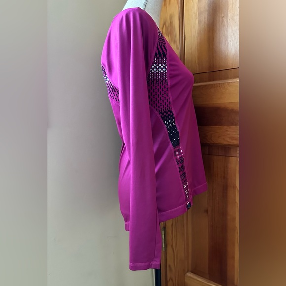 Cute Athletic Top - Picture 4 of 4